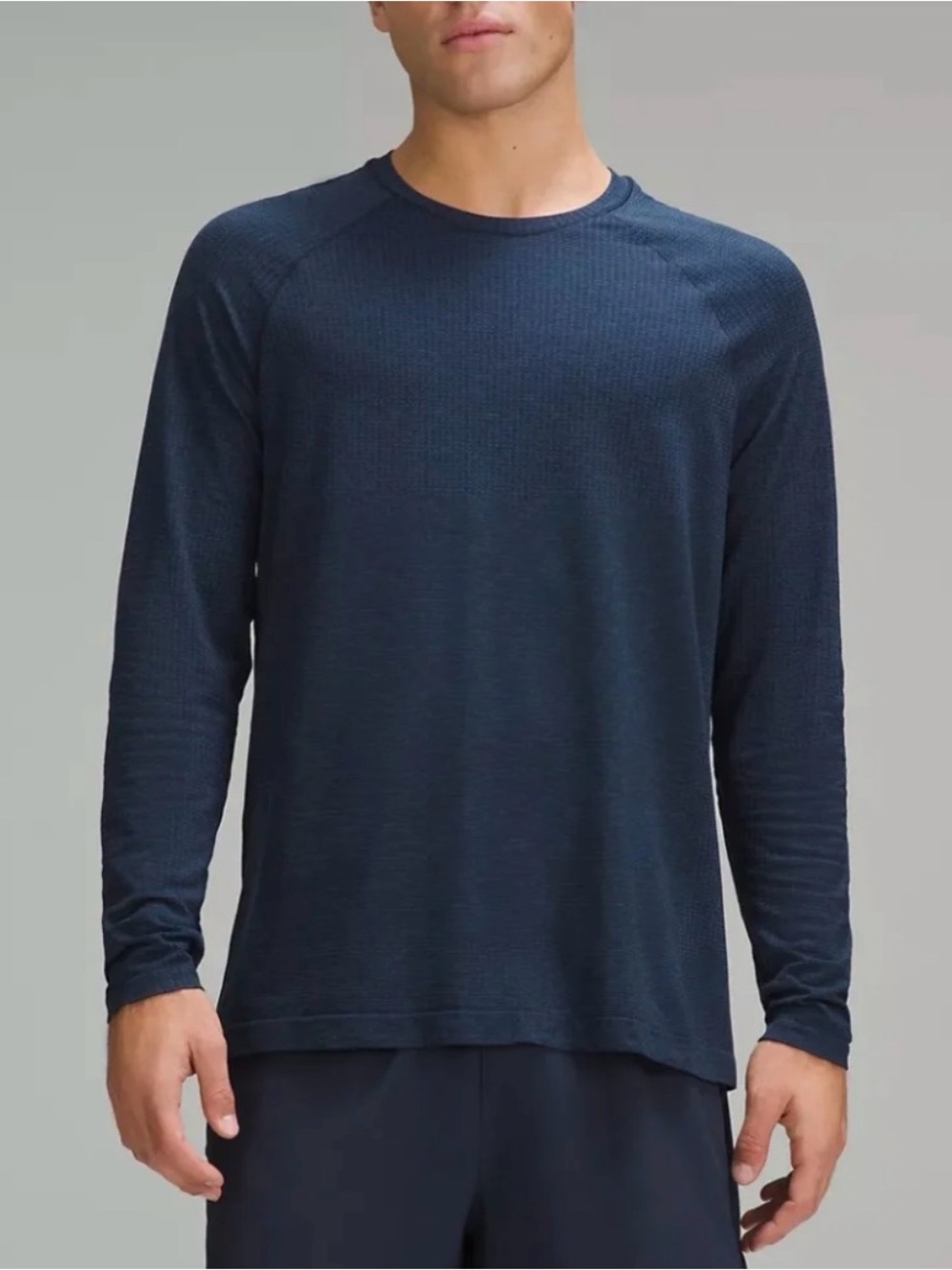 lululemon Metal Vent Tech Men’s Long-Sleeve Shirt Navy Size Medium